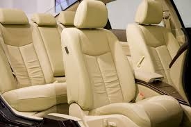 Kumaş Koltuk Mu Deri Koltuk Mu Daha Kullanışlıdır?