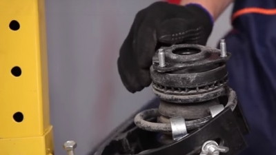 Amortisör Takozu Arızası Nedir?